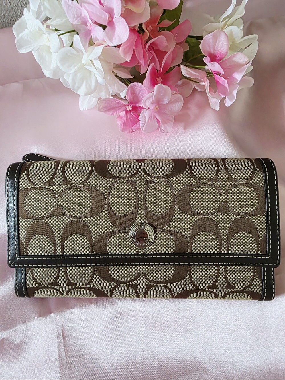 Coach Chelsea Brown / Khaki Signature Checkbook Wallet